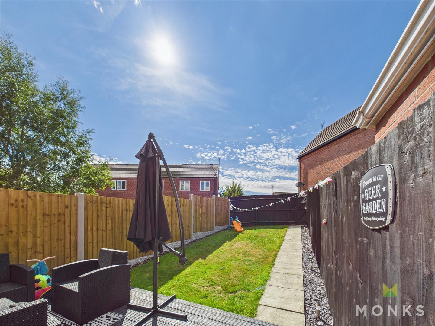 32 Cae Melin Avenue, Oswestry, SY11 2US For Sale